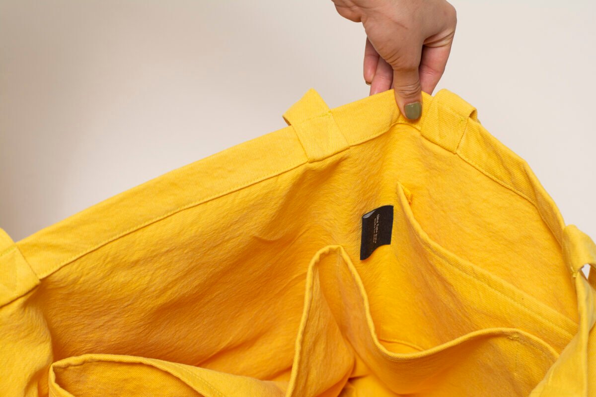 Tote Bag Grande Cuadrada: Amarillo - Imagen 5