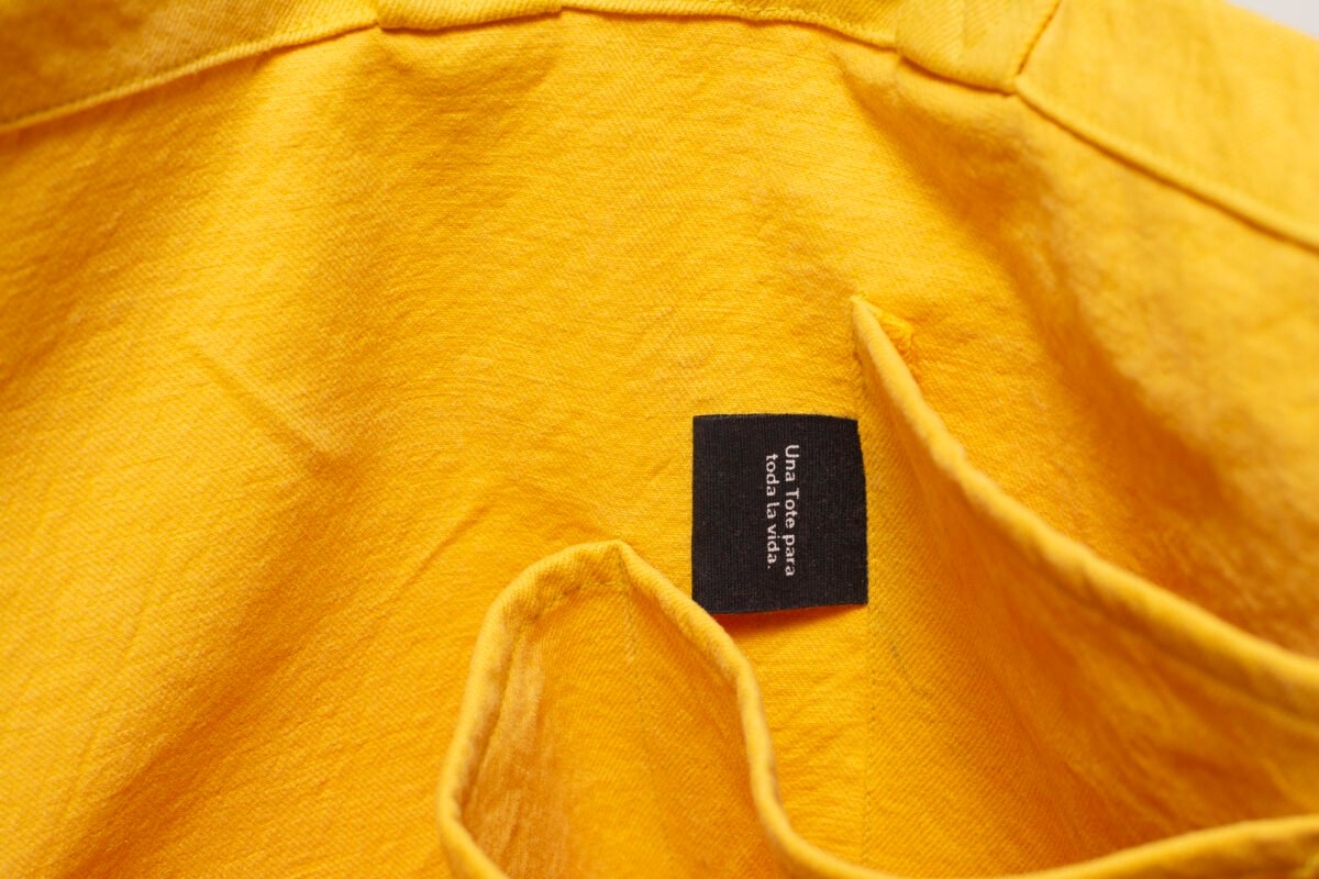Tote Bag Grande Cuadrada: Amarillo - Imagen 6